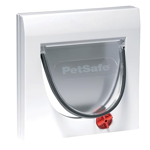 PetSafe Staywell Classic, Gatera Manual con 4 Opciones de Bloqueo para Madera, Vidrio, PVC, Pared de Ladrillo, Puerta para Gatos Resistente, Instalación Fácil, Túnel Incluido, Blanco