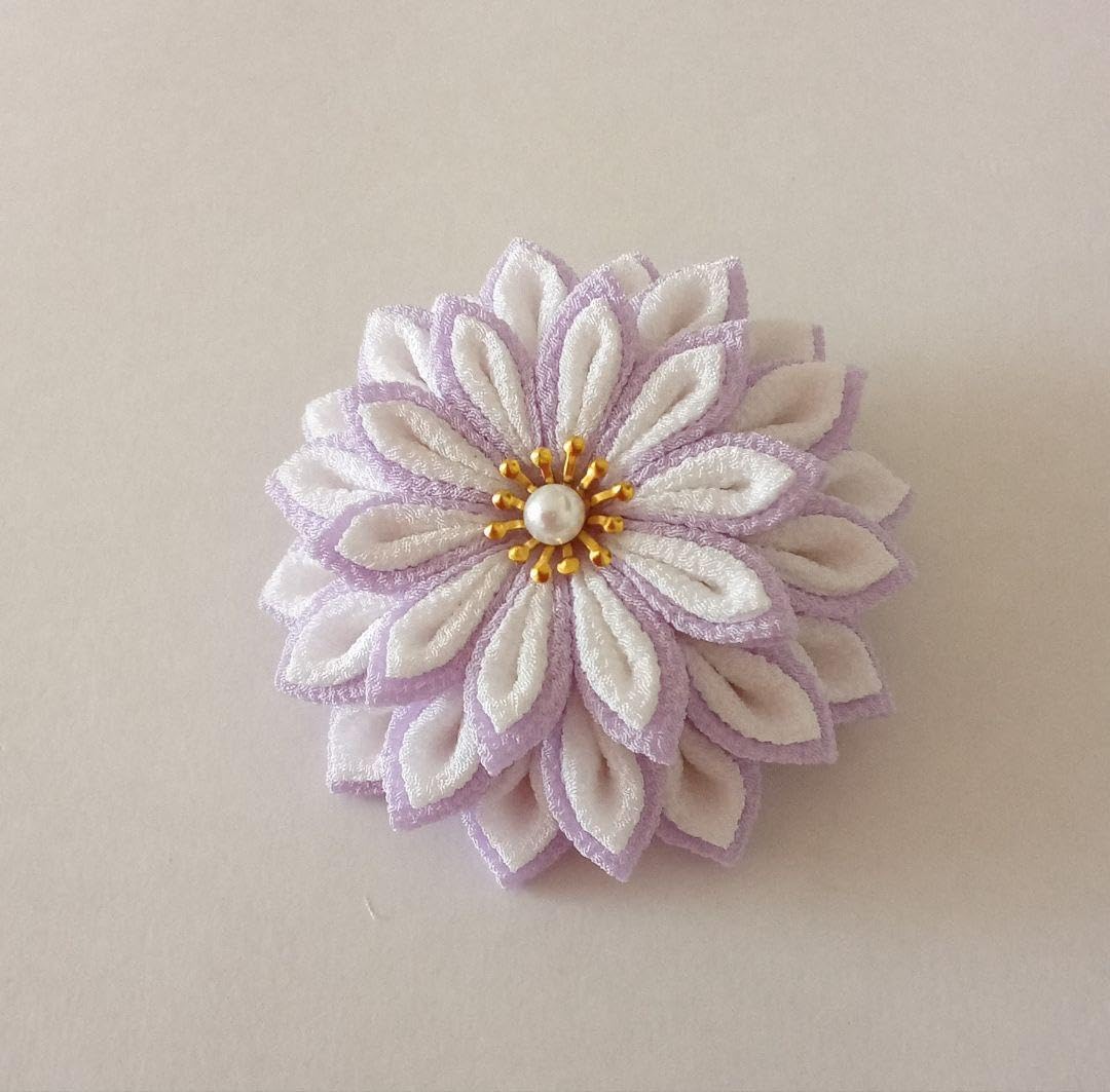 つまみ細工と造花の髪飾り 薄青紫系 二重半くす、マム、タッセル他 成人 I <1116zつまみ細工・髪飾り>