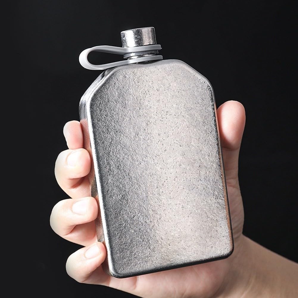 Gourde plate entièrement en titane pur pour sports de plein air avec bec verseur fluide et joint fileté (230 ml)
