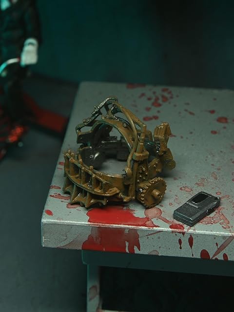 Foto 4 de 4 de Reel Toys Saw Ultimate Jigsaw Action Figure, 7-Inch, 1:10 Scale, Clothed, Boxed, 2024 Haulathon Exclusive