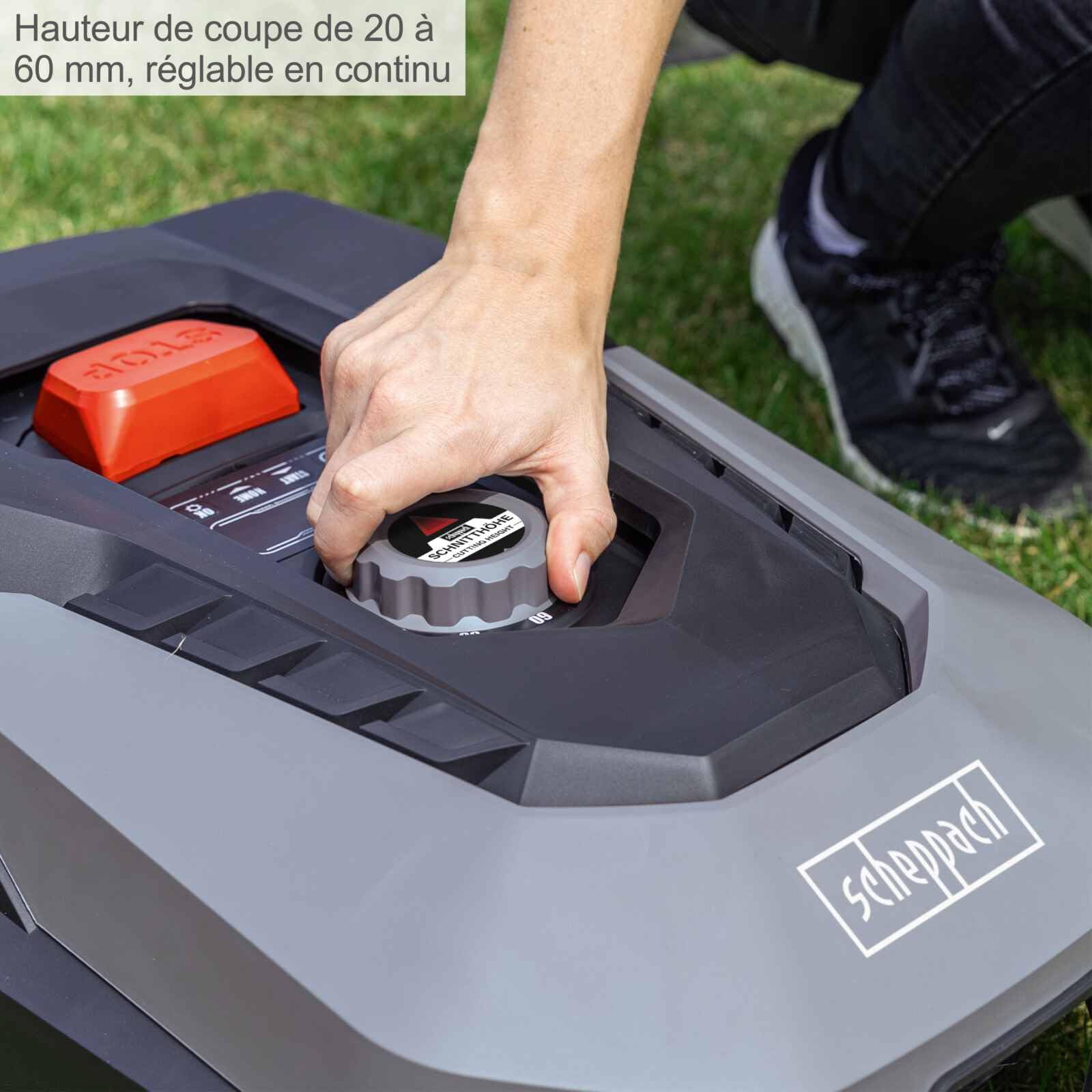 Scheppach RoboCut XXL900 | Largeur de Coupe 18cm | Hauteur Coupe 20-60 mm | Détecteur de Pluie | WiFi & BT | Contrôle par App | Pente de 35% | avec Station, 9 Lames, 170m de câble & 230 Crochets