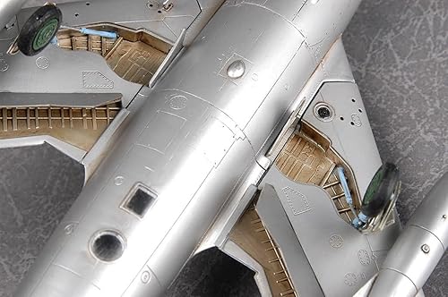 Miniatura 4 de Hobby Boss MiG-17 PFU Fresco E Kit de construcción de modelo de avión