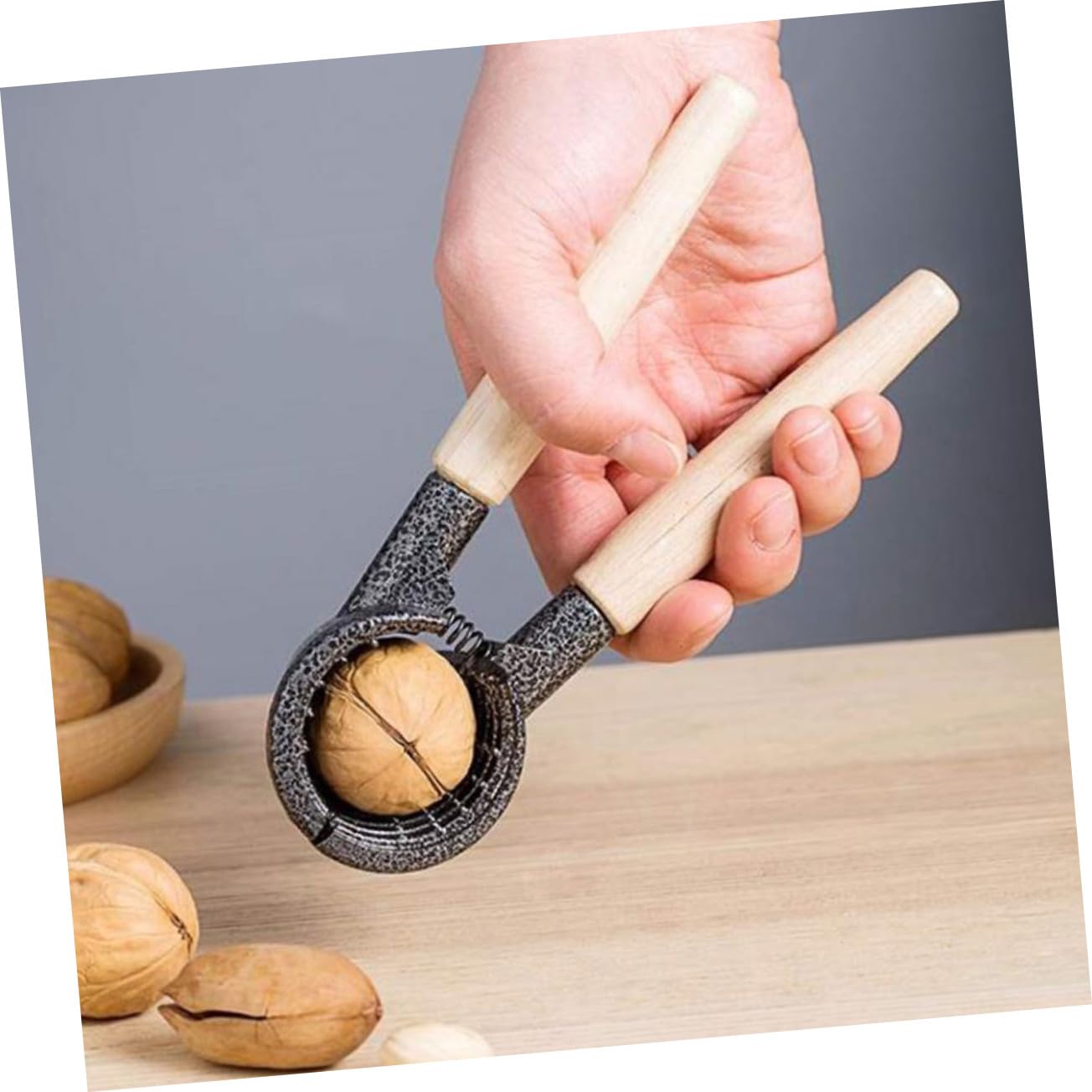 Casse-Noix Multifonction Aluminium avec Manche Ergonomique Ouvre-Noisettes Amandes et Noix sans Effort Outil Pratique pour Cuisine Quotidienne