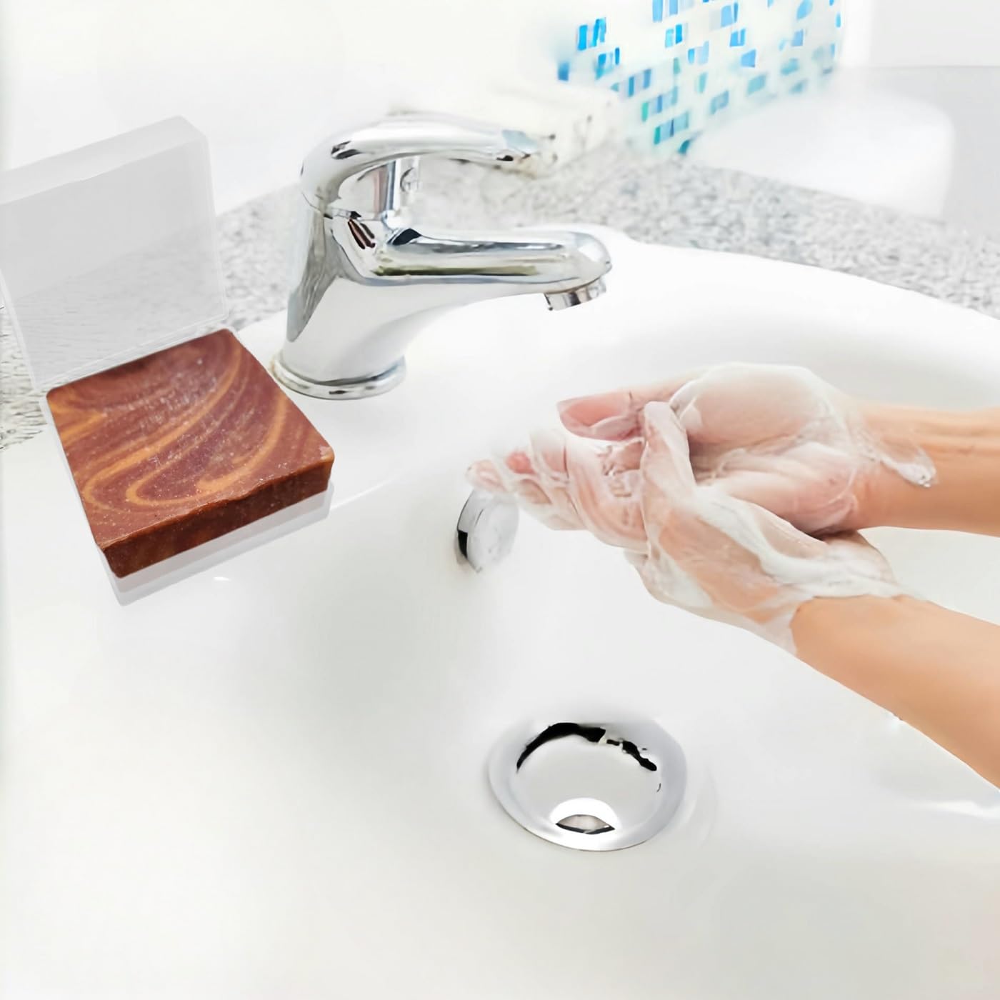 Travel Soap Container with Draining Layer, Square Soap Dish Bar Soap Holder for Shower with Lid Soapbox Bathroom Soap Dishes fit Dr Squatch Bars for Traveling Vonpri (Clear)