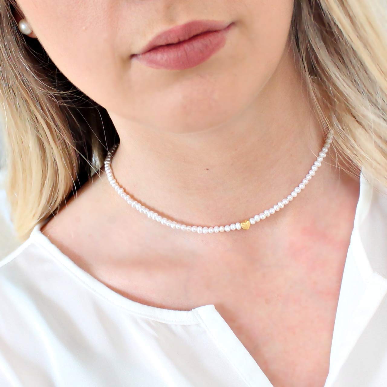 KARYSMA Zarte Perlenkette aus echten Süßwasser-Perlen mit kleinem Herz, Silber oder gold, schönes Geschenk für Frauen und Mädchen