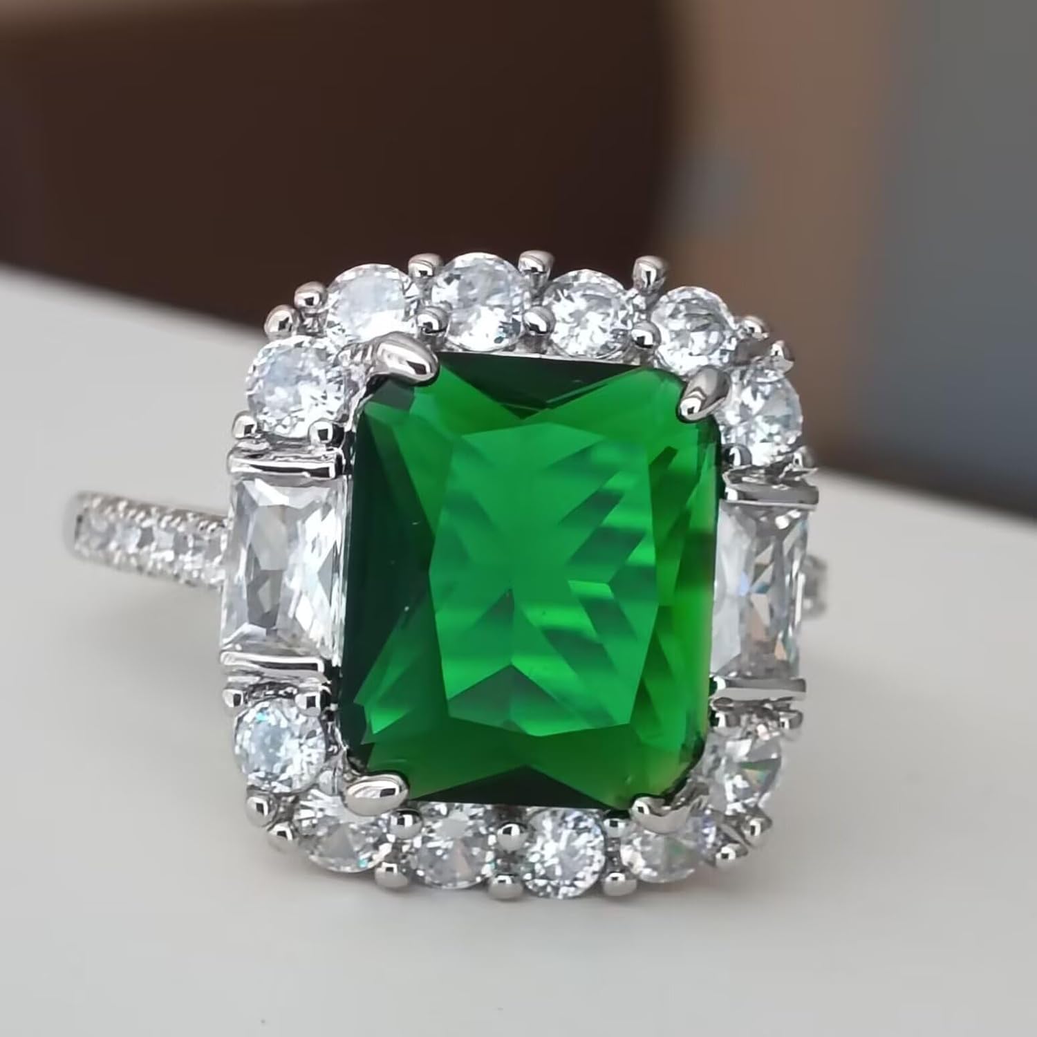 Hsitgexf Classic Green Birthstone Rings for Women Emerald Simulated Diamond Radiant Cut Cubic Zirconia Engagement Ring Square & Round Cut Promise Cocktail Ring（8）