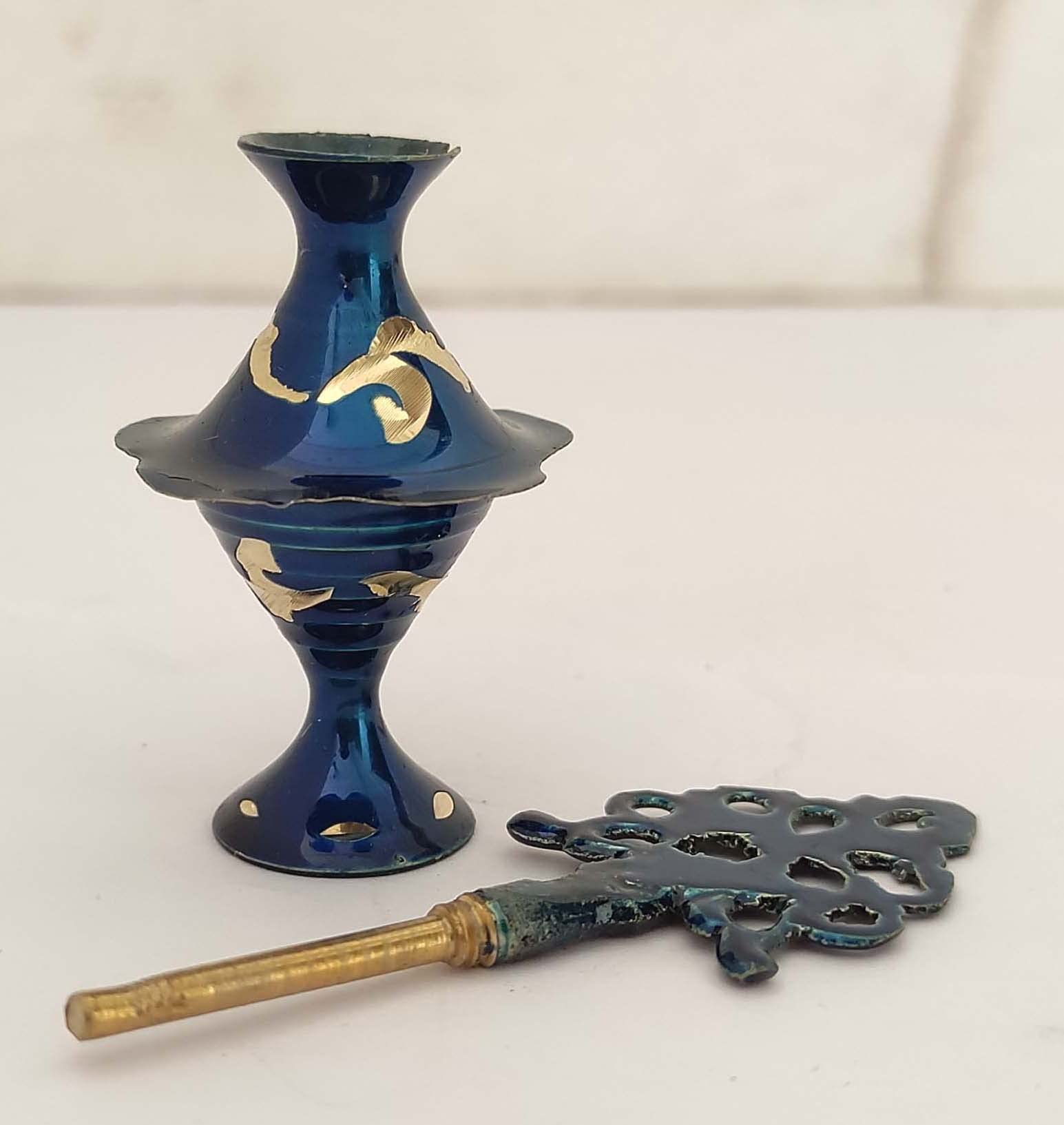 Pendentif Pot Moghol Ancien En Laiton - Surmadani Pour Kohl/Kajal, Avec Miroir - Antiquité (1900-1940)