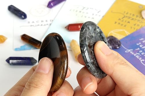 Miniatura 5 de DUQGUHO 2 piedras de preocupación para el pulgar para la ansiedad natural ojo de tigre, cristales curativos de labradorita, piedras de bolsillo