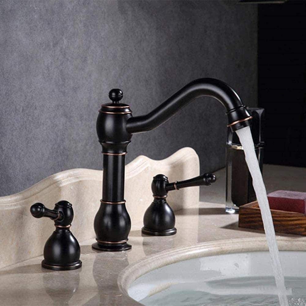 Robinet de cuisine trois ensembles pour une pièce moderne