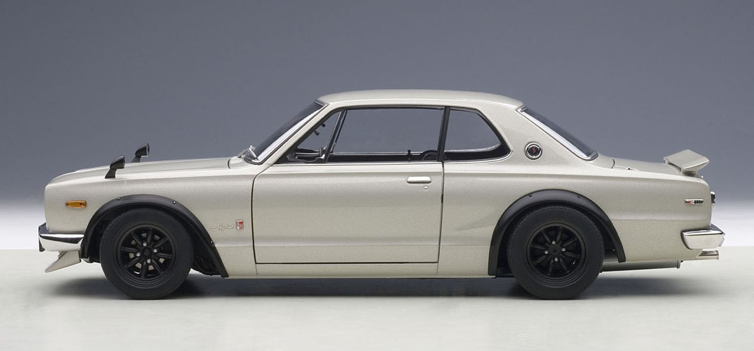 AUTOart 1/18 GT-R KPGC10 チューンドバージョン Amazon | AUTOart 1/18 日産 スカイライン GT-R (KPGC10
