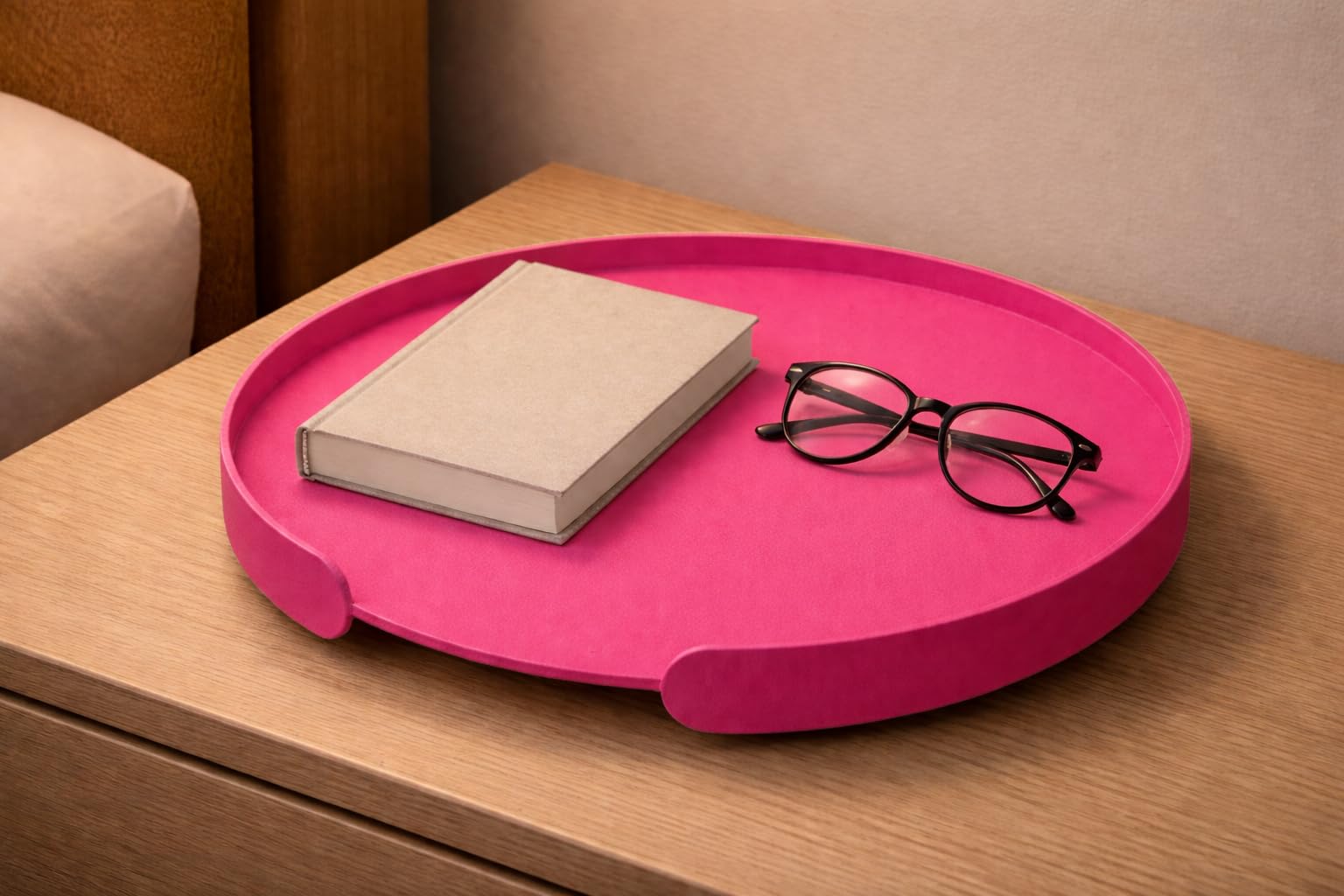Rundes Serviertablett Ø 30 cm aus Aluminium, pulverbeschichtet & wetterfest – kompakt mit umlaufender Reling, für Küche, Wohnzimmer, Balkon & Terrasse – Milo (Pinkmagenta)