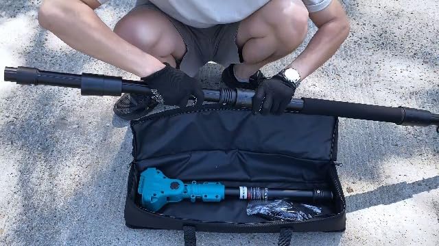 Bild 6 - 4 in 1 Akku Hochentaster 6 Zoll Mini Kettensäge mit Akku und ladegerät 45 mm Elektrische Gartenschere 2x 4000mAh Elektrische Baumschere Astschere HandKettensäge Batterie säge Teleskop Astsäge