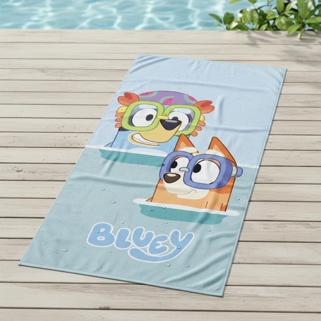 BrandMac Bluey Parure de Lit Enfant - Housse de Couette 100x135 cm & Taie d'oreiller 40x60 cm - 100% Coton Certifié - Design Plage avec Bluey, Bingo et Muffin - Idéal pour Lit Bébé et Petit Enfant