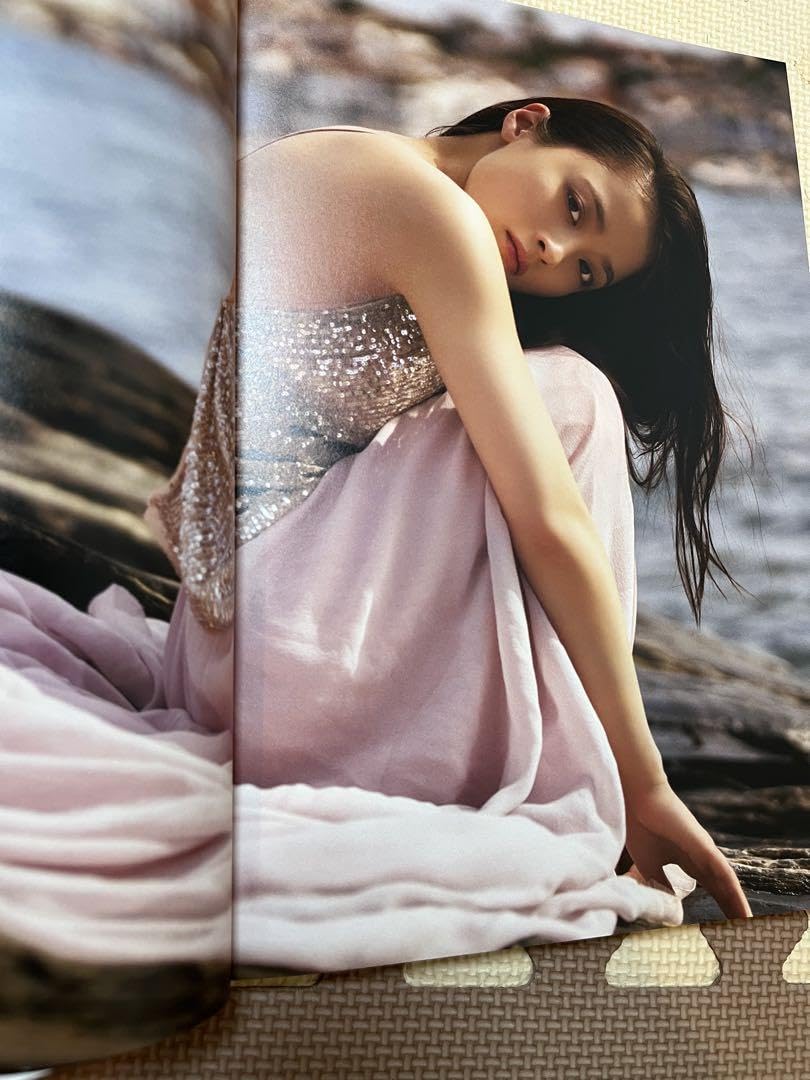 Amazon.co.jp: 橋本環奈写真集セット : おもちゃ