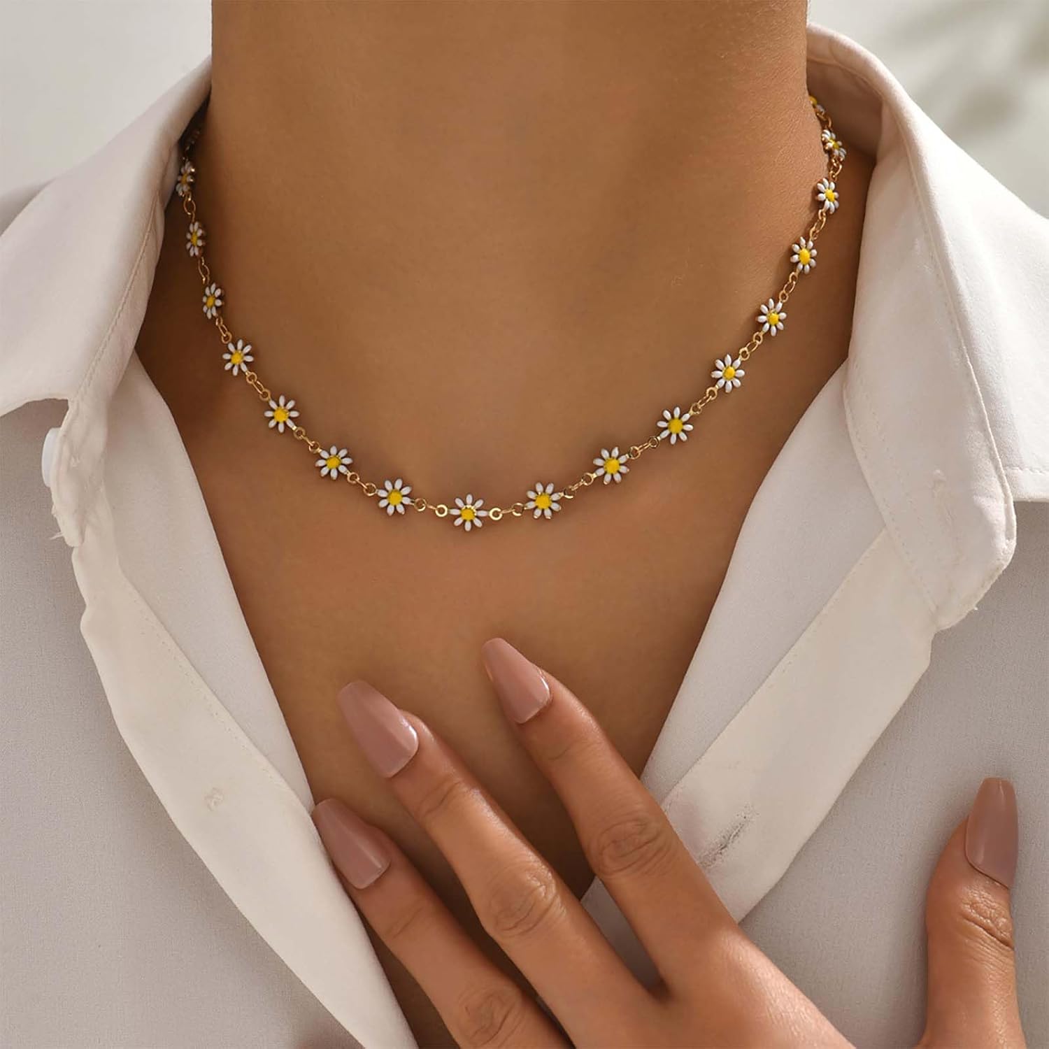 Vintage Daisy Flower Choker Necklace White Daisy Flower Necklace Flower Bead Necklace Enamel Floral Necklace Chain Gold Floral Collar Necklace Jewelry for Women - Image 5