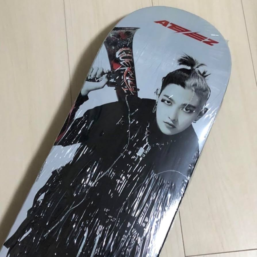 Amazon.co.jp: ATEEZ hello82 スケートデッキ ホンジュン