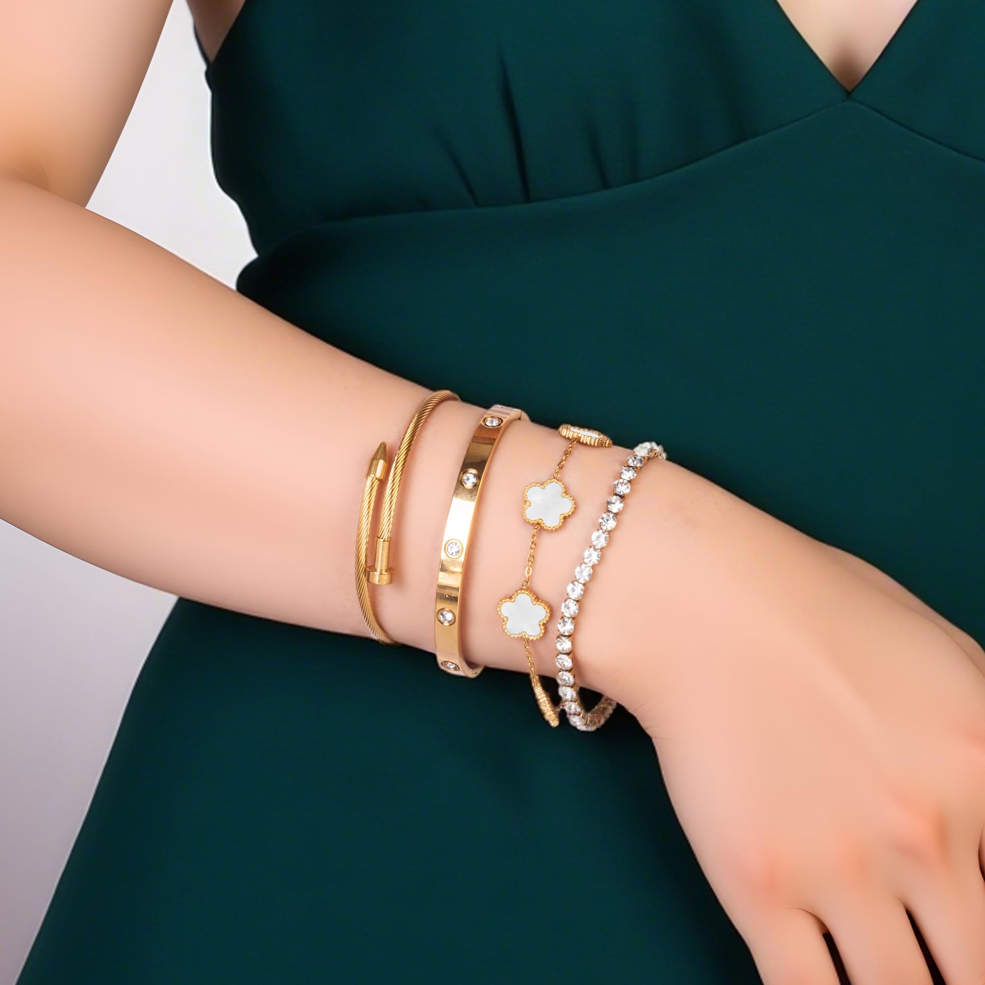 18K Gold Plated Womens Stackable Floral Gold Clover Bracelets Set Love Bangle Bracelets Non Tarnish, Nail Bracelet Set Trendy Jewelry,Gifts for Women's Day and Mother's Day