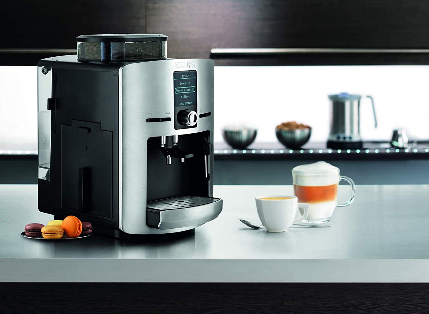 Krups Espresseria Latt, Réservoir 1,7 L, 1450 W, Cafetière à grain en acier, Broyeur, Cappuccino One-touch, Nettoyage automatique, Pression de 15 bars, Fabriqué en France YY4201FD