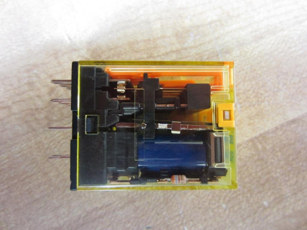 IDEC RU4S-A110 110 VAC Coil Voltage, 4 Poles 4PDT, 50/60 HZ, Plain Style, Plug in Terminal, RU Series, Universal Relay