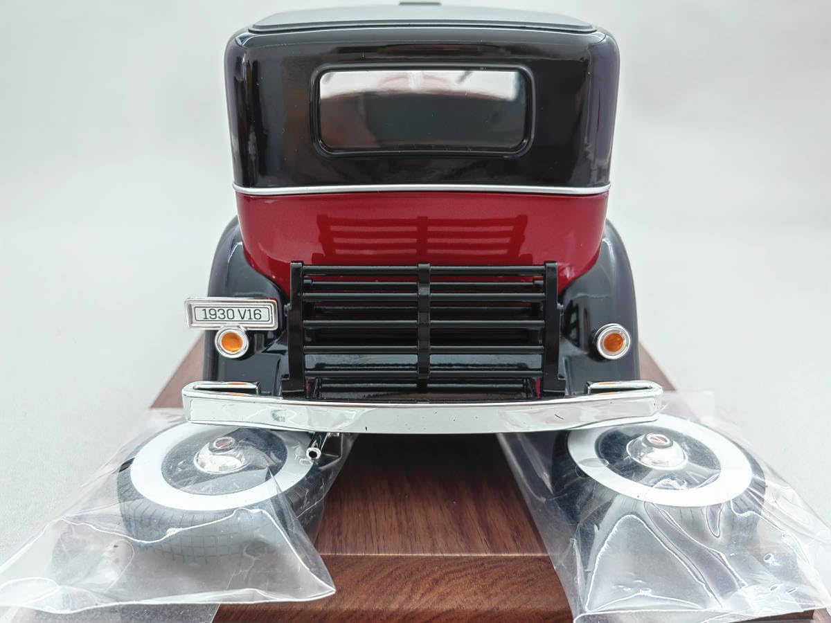 Amazon | 1/18 キャデラック V16 1930 | ミニカー・ダイキャスト