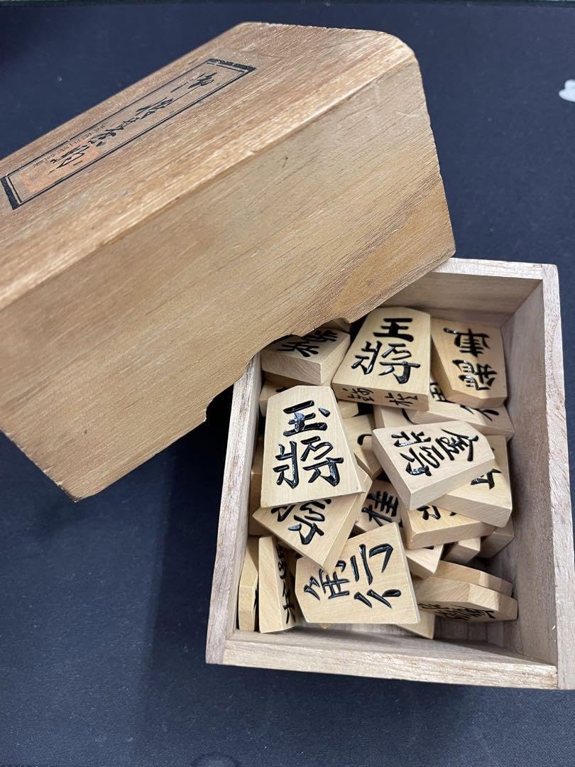 将棋駒　黄楊　彫駒　大王作 将棋駒 本黄楊 天王作 中彫 *訳有品 SG-TOCB-OT205-01