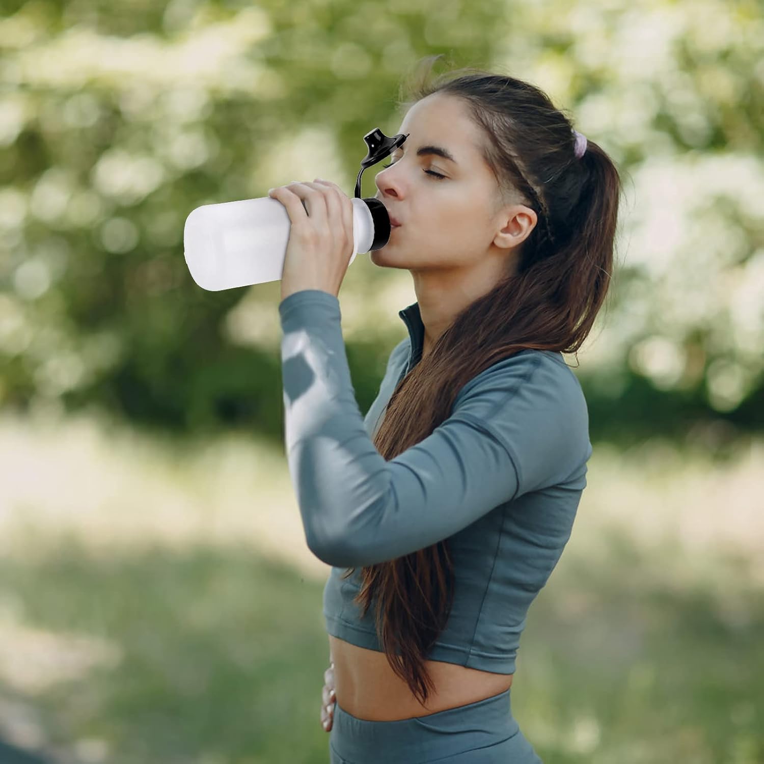 SOUJOY 10 Pack Sports Water Bottle, 21oz Plastic Squeeze Bottle with Easy Open Push/Pull Cap, BPA Free Reusable Team Water Bottle for Fitness, Gifts - Image 6