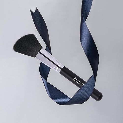 Miniatura 6 de Brush Master P03 Brocha para rubor en ángulo, polvo vegano y bronceador facial impecable, fabricado con cerdas libres de crueldad animal