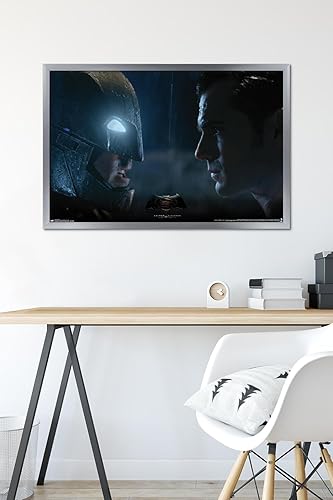 Miniatura 34 de Trends International DC Comics Movie - Póster de pared de Batman v Superman, 22.375 x 34 pulgadas, versión enmarcada en negro Versión con marco negro