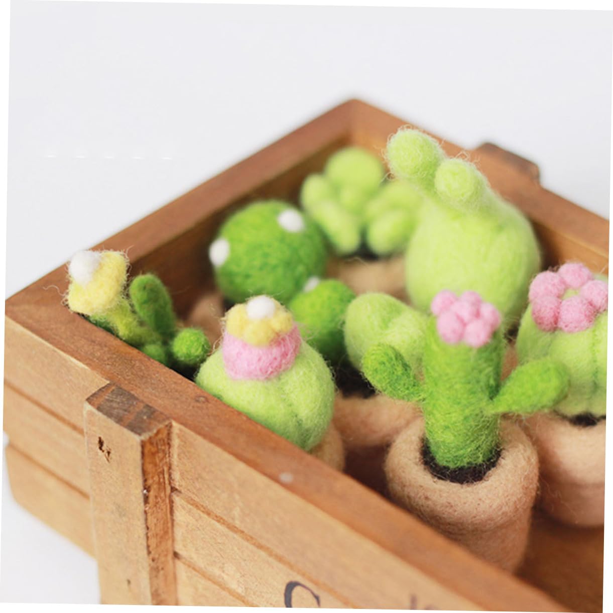 DOITOOL 8Pcs Mini Cactus Wool Felting Decoration Kit DIY Needle Felting Material for Beginners for Creative Craft Projects and Unique Home Decor