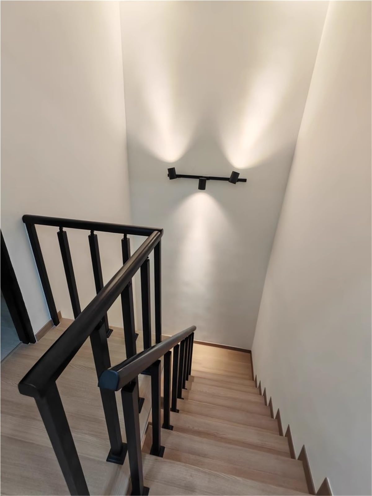 Czarna metalowa poręcz schodowa i drewniana poręcz do schodów wewnątrz/na zewnątrz, niestandardowa wysokość 30160 cm, kompletny zestaw tralek ze śrubami, trwałe rozwiązanie tarasowe i werandy