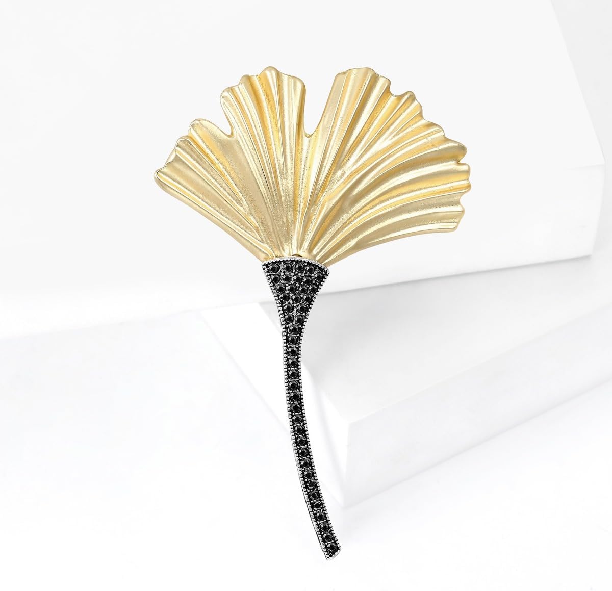 Minimalist Big Ginkgo Leaf Brooches For Women Men Charming Easy-match Plants Flower Party Office Brooch Pins Gifts image 3