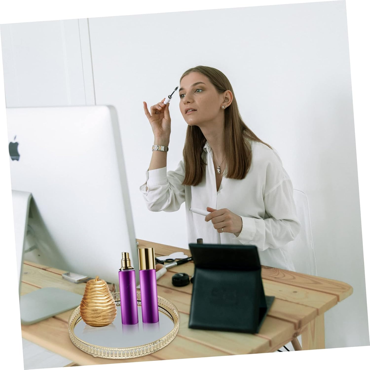 1 PC Ladies Round Plate Dresser Gold Platter Sundries Display Tray Bedroom Style for Bathroom Trinket with Dish Cosmetics European Jewelry Decorative Desktop