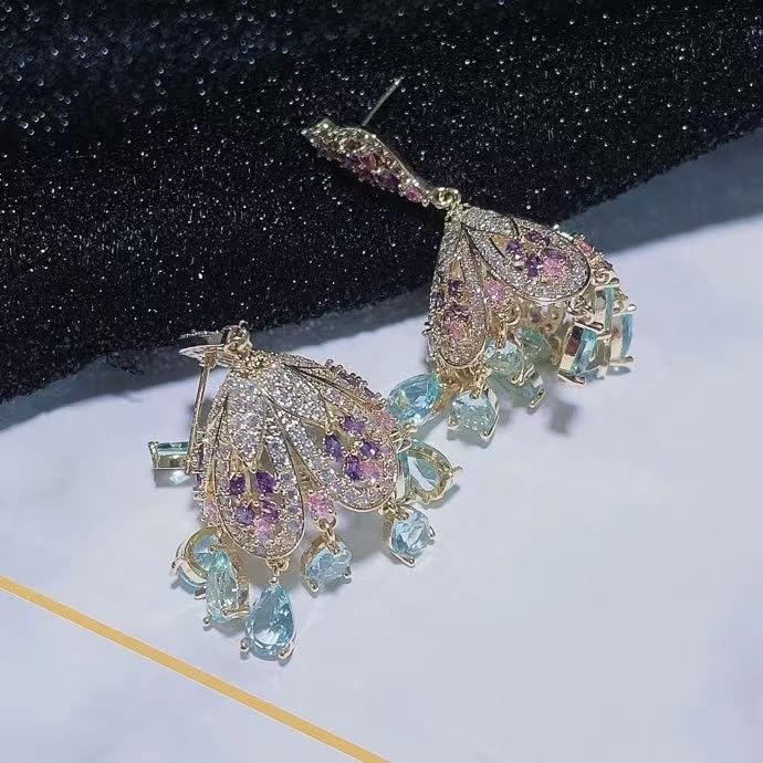 Elegant French Court Style Moissanite Chandelier Earrings in 14K Gold ，Exquisite Wind Chime Inspired Design ，Ideal for Daily Wear