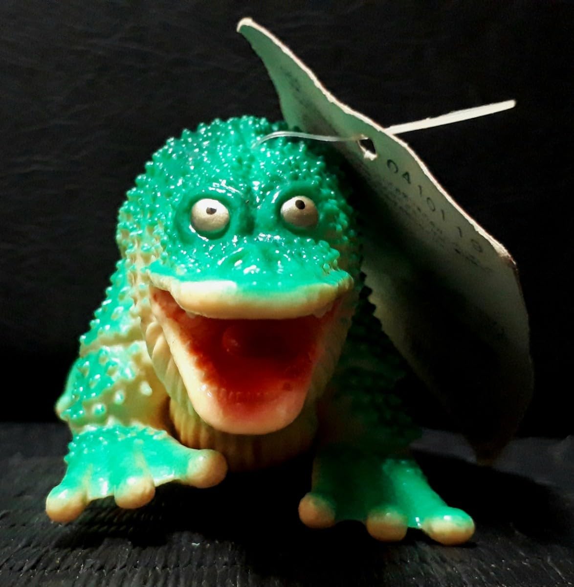 Amazon.co.jp: ガマクジラ 1993年 円谷プロ 硬質ソフビ 怪獣 : おもちゃ