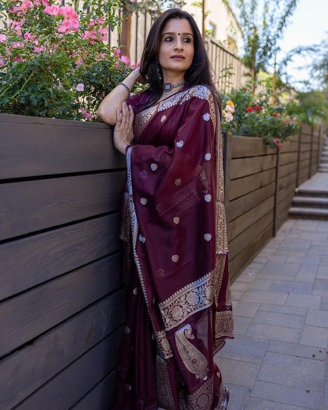 Image of Banarasi soft Cotton-Silk Saree with Unstitched Blouse - Graceful Design for Special Occasions, Weddings & Festivals