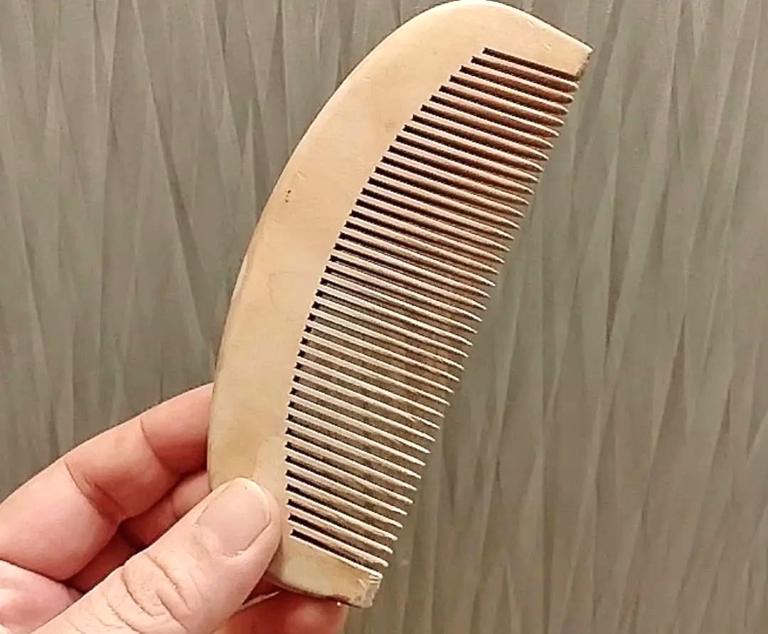 Amazon | 桃の木櫛 毎日の髪の毛のお手入れに 静電気が起きにくく 手に
