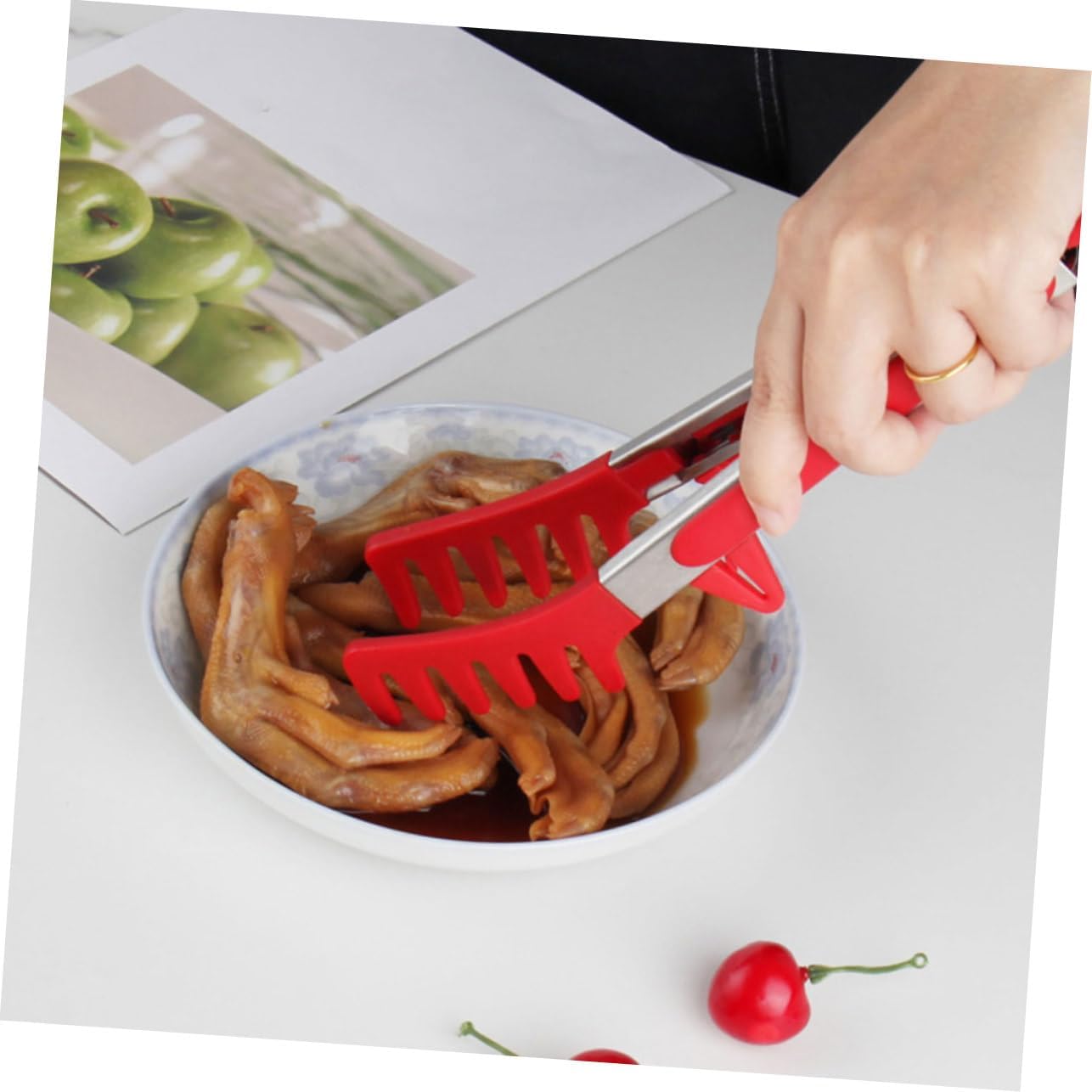 GLEAVI Silicone Food Clip Multi-Function Pasta Tong Ergonomic Kitchen Tongs for Spaghetti and Salad Heat Resistant Cooking Utensil Convenient Food Serving Tool