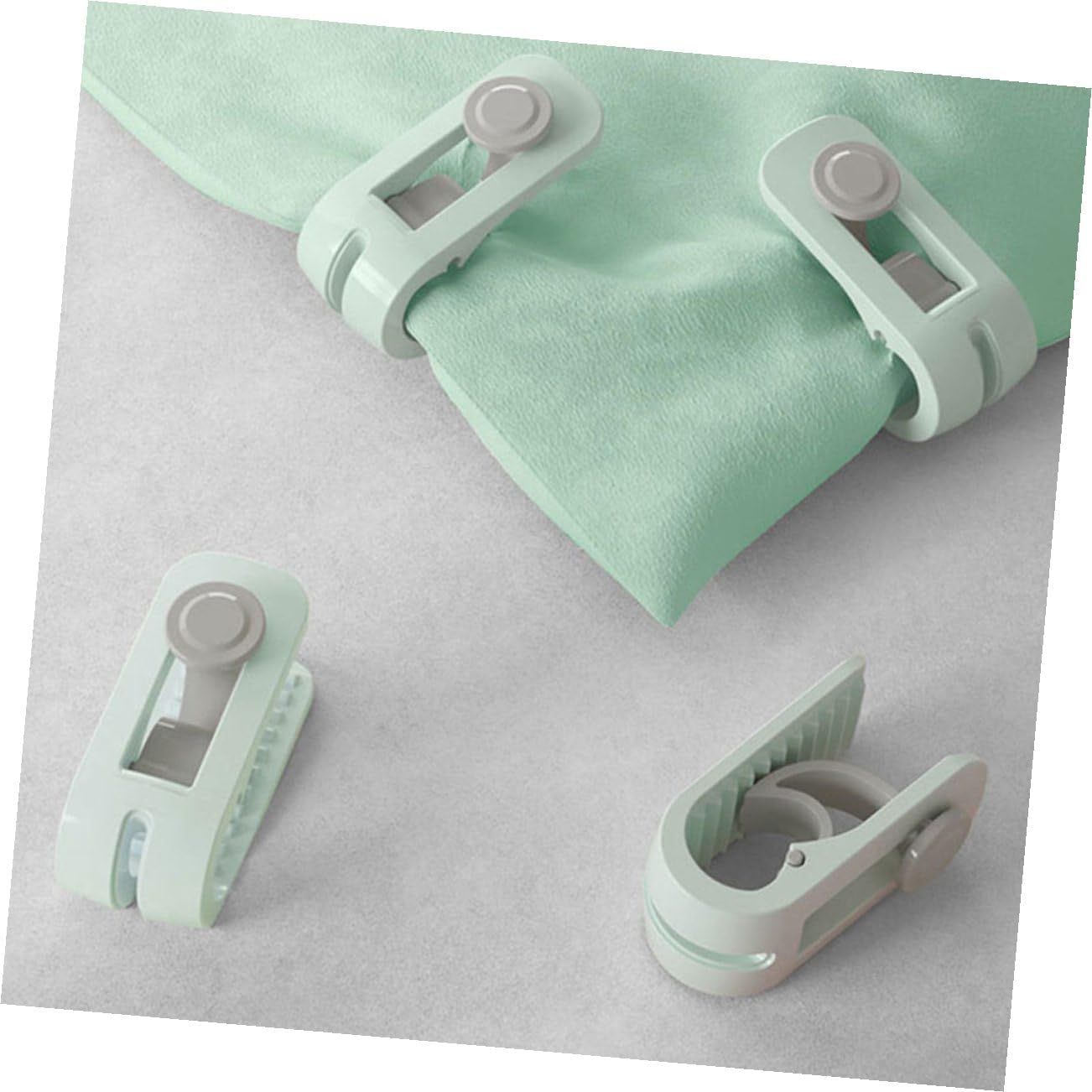 Ciieeo 12pcs Non-Slip Quilt Cover Clips Bed Sheet Fixing Buckles Adjustable Cotton Fasteners for Bedding Secure Hold for Comforters and Duvets for Home Use Random Color