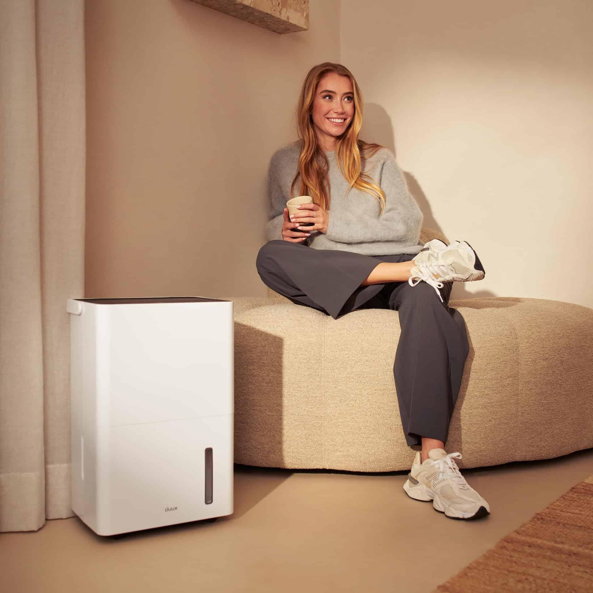 Duux Bora Smart osuszacz powietrza, 20 l / dzień, zbiornik na wodę 4 l, dehumidifier z higrostatem, tryb suszenia prania
