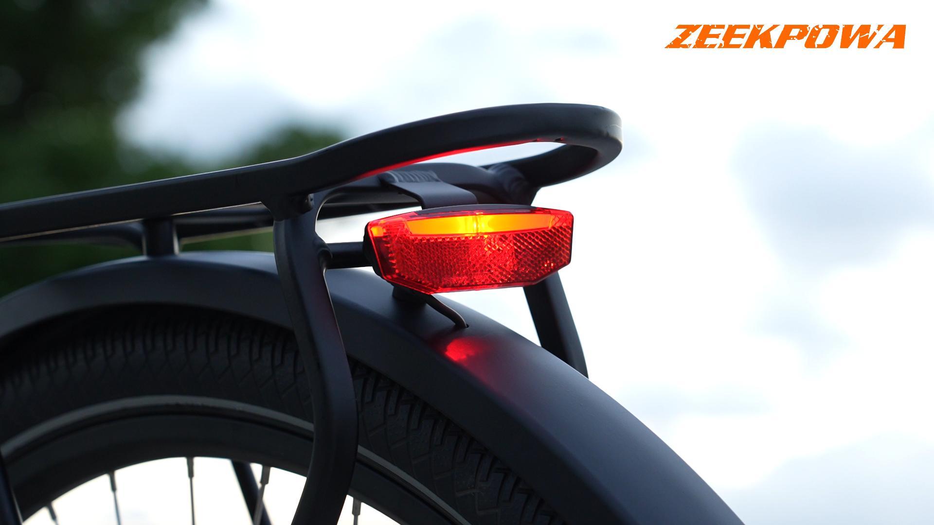 LUCE STOP FANALE posteriore bicicletta, ricaricabile, sensore di frenata, 7 mod. EUR 17,89 LUCE STOP FANALE posteriore bicicletta, ricaricabile, sensore di frenata, 7 mod. EUR 17,89