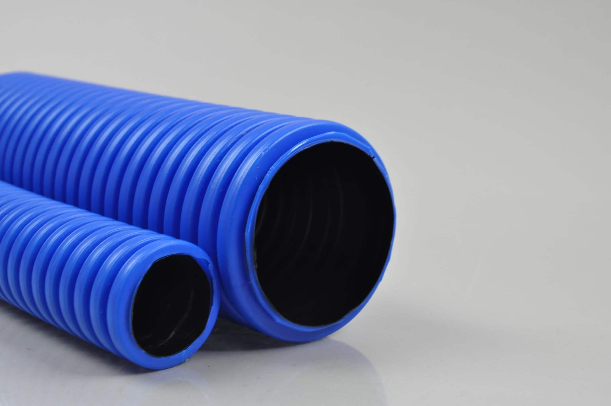 Doppelwandiger Kabelkanal 25m, DN32 (Außen 32mm, Innen 25mm) aus Polyethylen mit gewellter Außenwand und glatter Innenwand Kabelschutzrohr 450N Wellrohr Verlegung im Erdreich Leerrohr Einzugshilfe