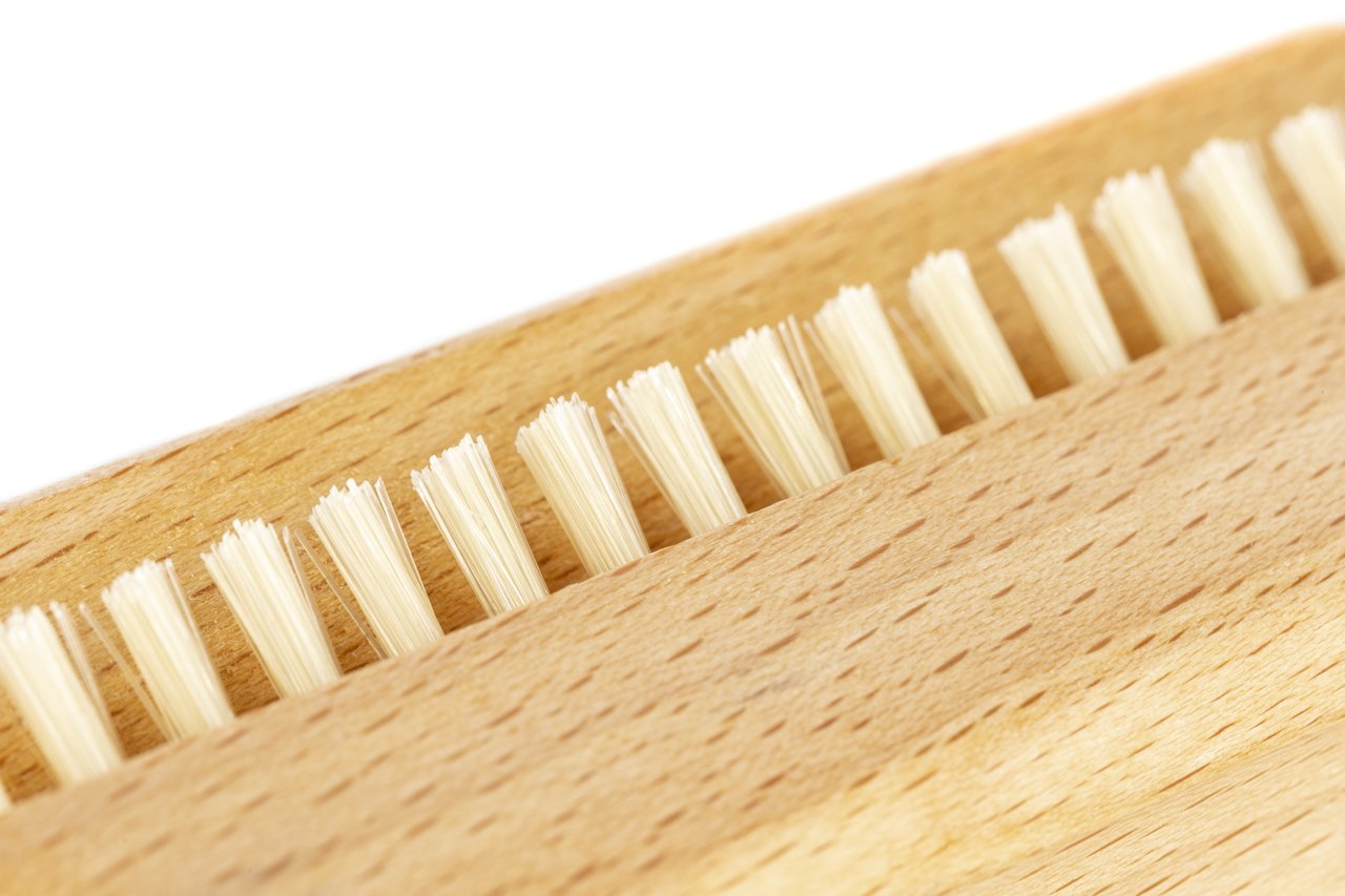 REMOS Spazzola per mani e unghie in legno di faggio con setole naturali