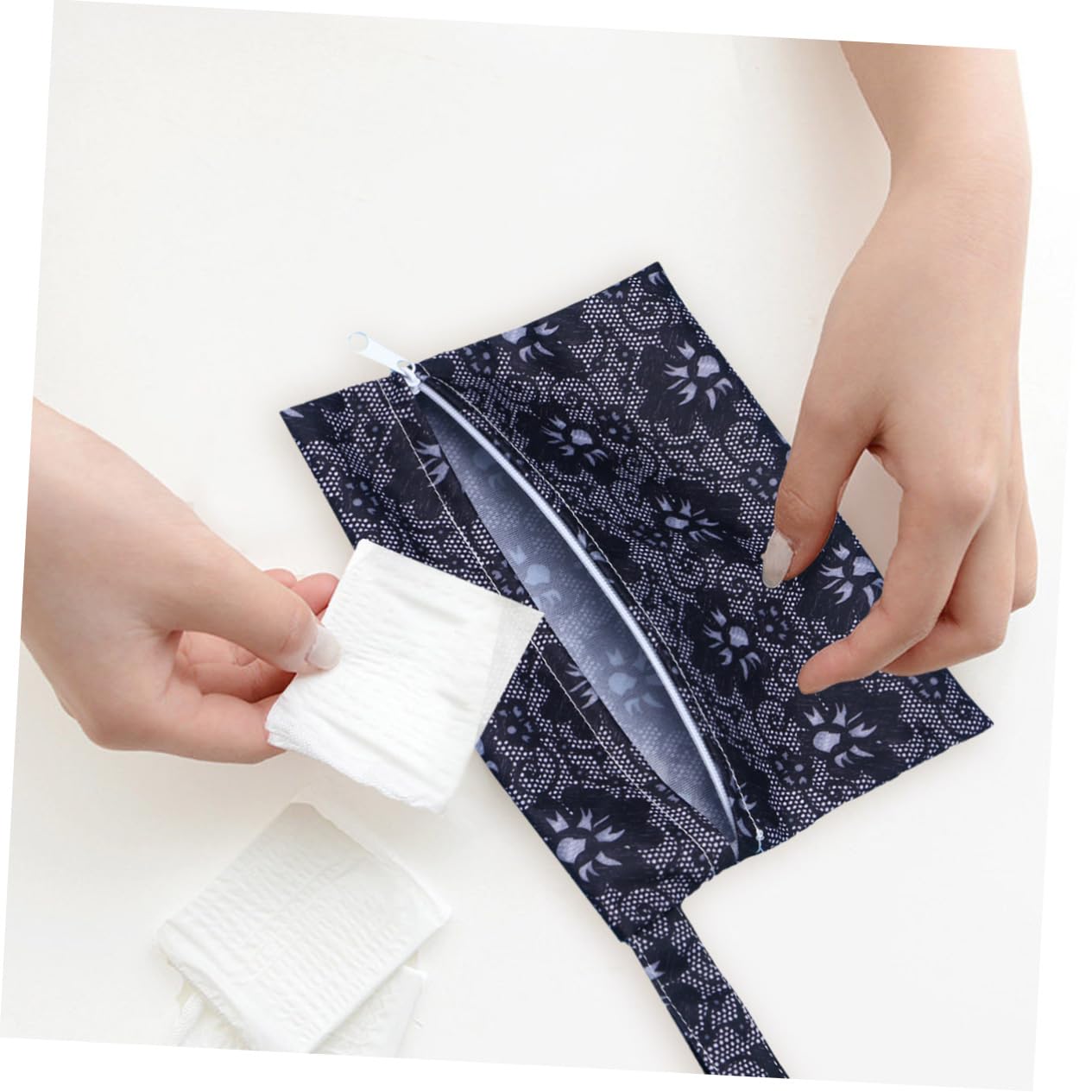BCOATH Portable Sanitary Towel Storage Small Diaper Pouch Zipper Waterproof for Babies Outdoor Office 14x18cm Black Flower Print