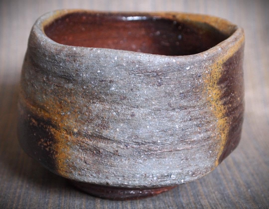 人気作家★多久守★備前【黒】茶碗★共箱・布・栞 作家 多久守 備前 黒 茶碗 共箱 布 栞 多久 守 作 「備前緋襷