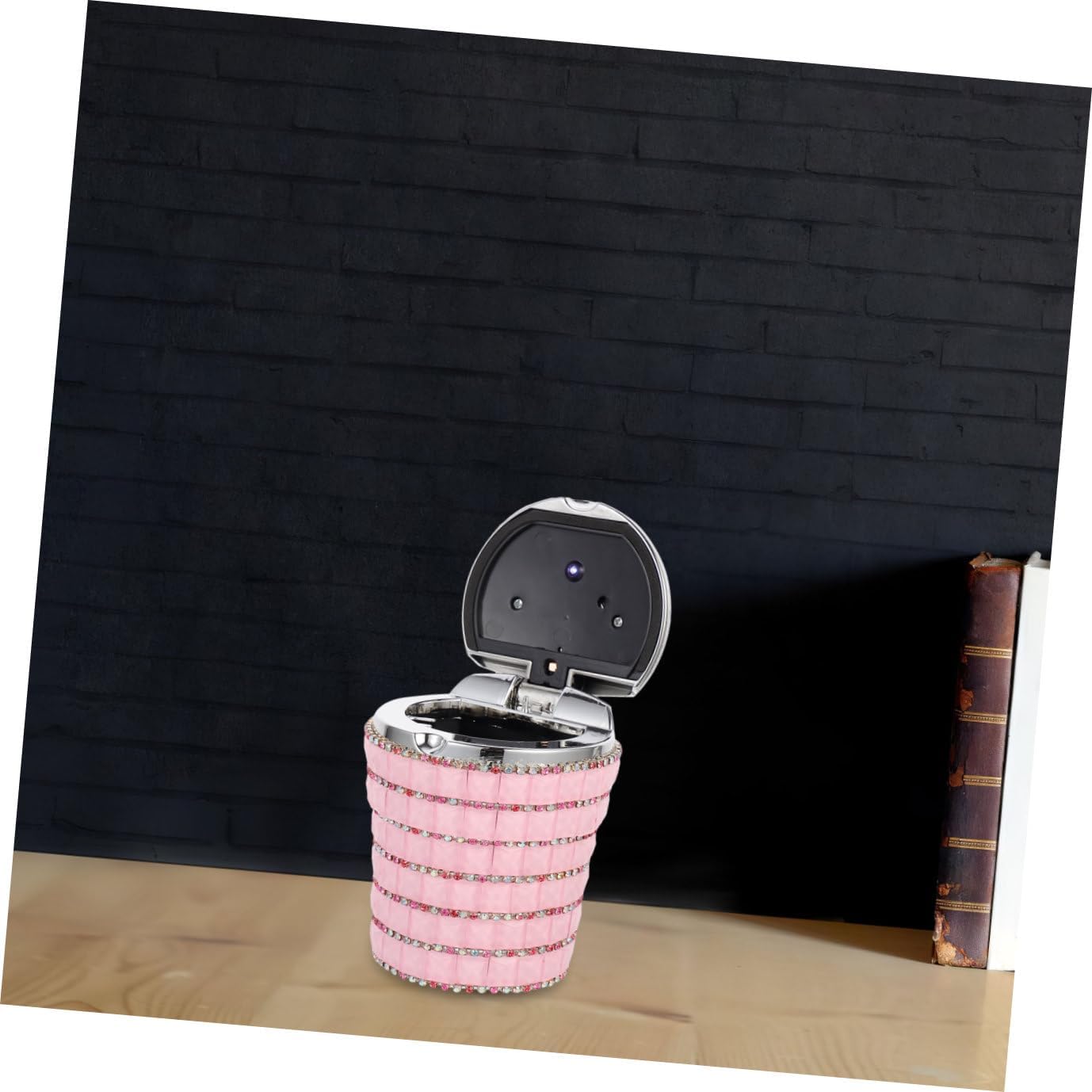 LED Light Car Ashtray with Lid Portable Plastic Ashtray for Auto Cup Holder for Smokers for Home and Office Use