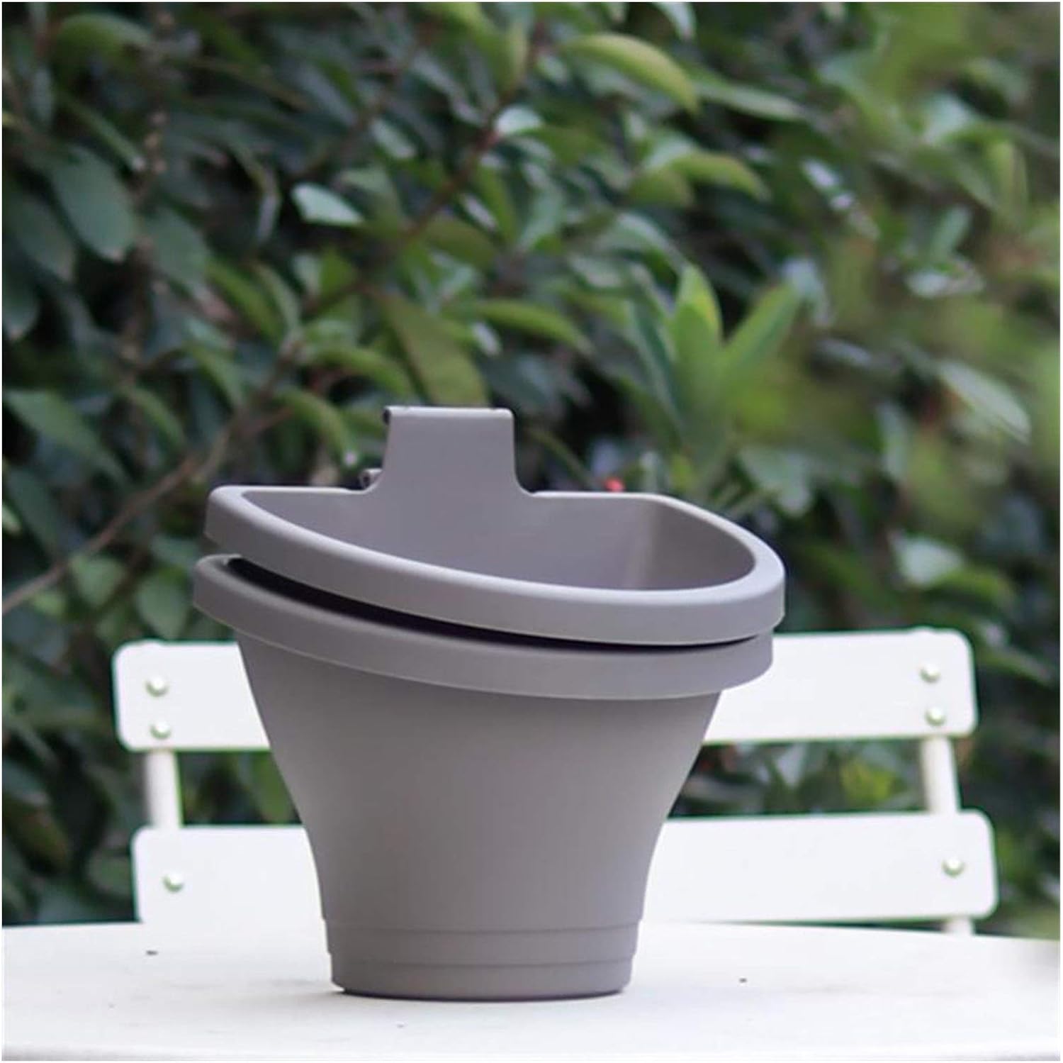 Indoor and Outdoor Flower Pots 1Pc Flower Pot Wall-Mounted Plastic Flower Pot Creative Balcony Flower Pot Garden Decoration (Color : Light Grey)