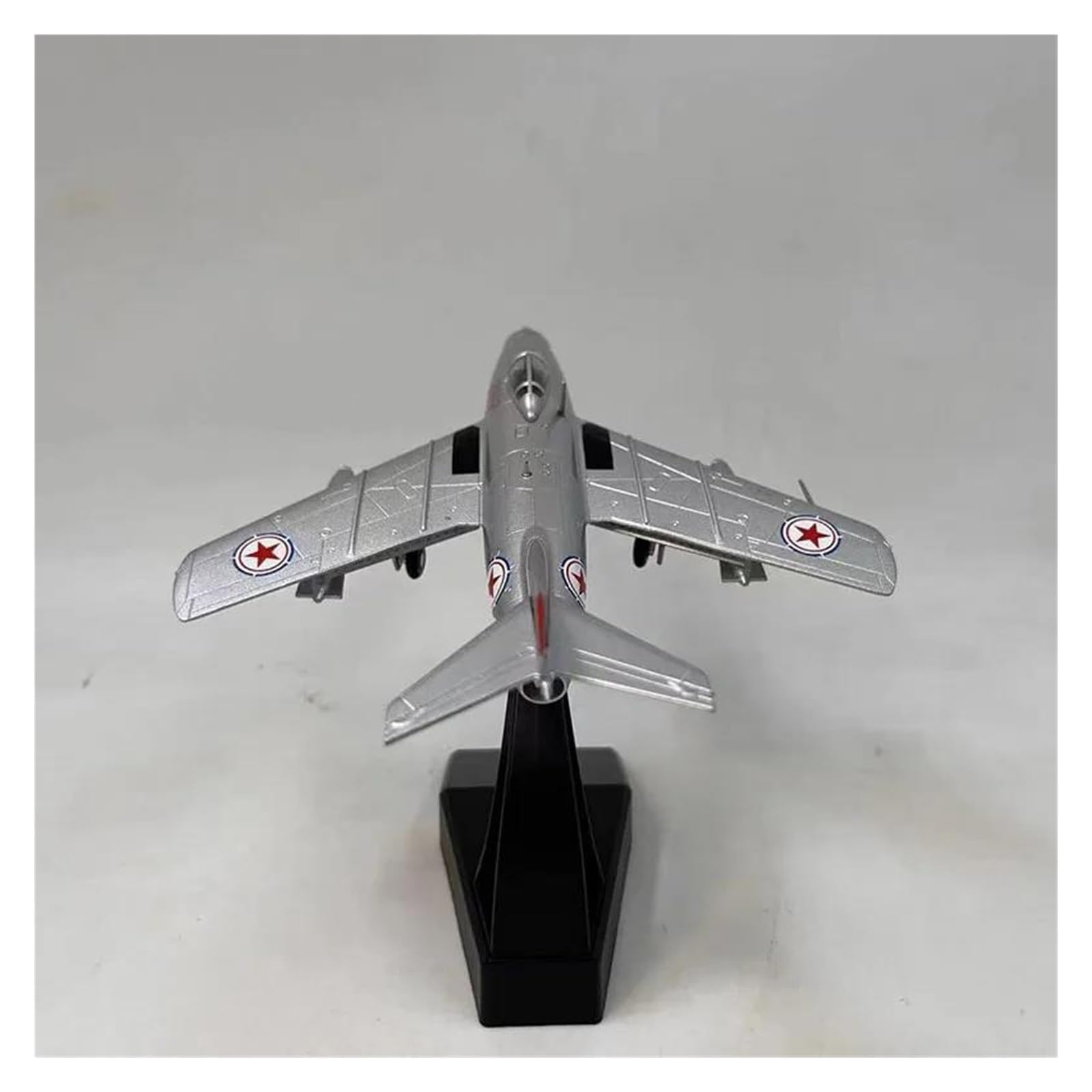 Avión militar MiG 15 a escala 1/72 con acabados de simulación de aleación