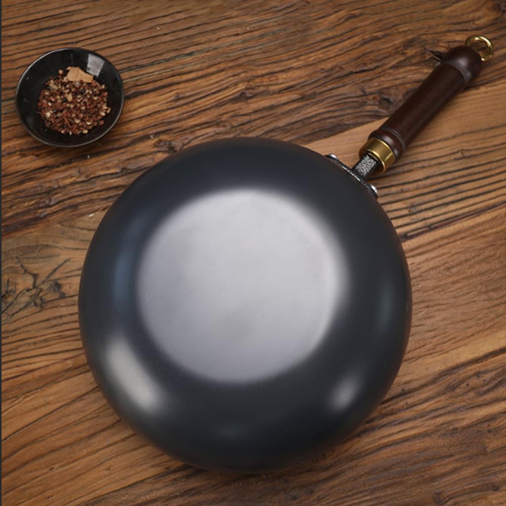 pentola wok in ferro 28 cm, non rivestita, forgiata a mano | antiaderente naturale, resistente e antiruggine, fondo tondo, compatibile con gas e induzione, con coperchio in vetro
