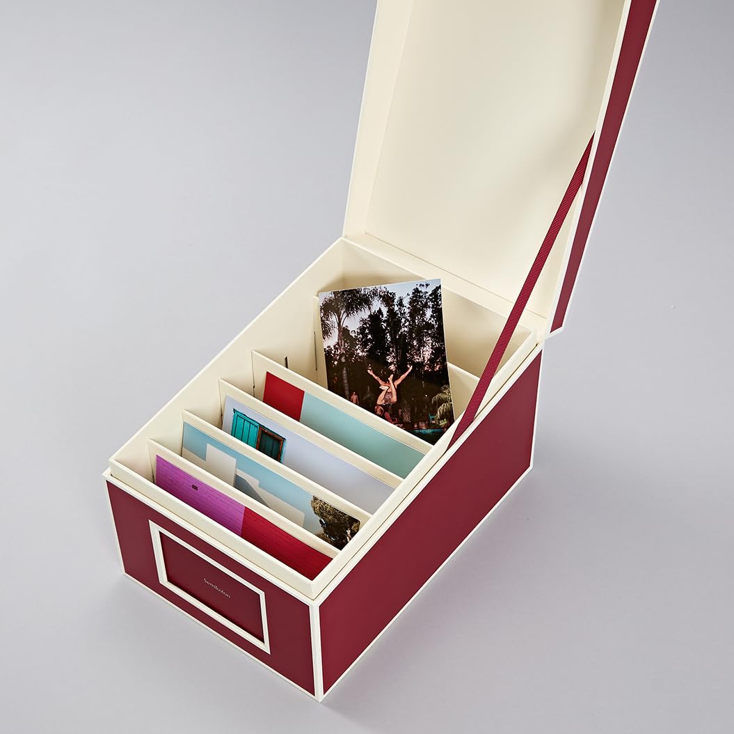 Semikolon 352544 Boîte à CD et photos - 17,7 x 15,7 x 25,6 cm - pour photos 10 x 15 cm - Couverture bordeaux rouge foncé
