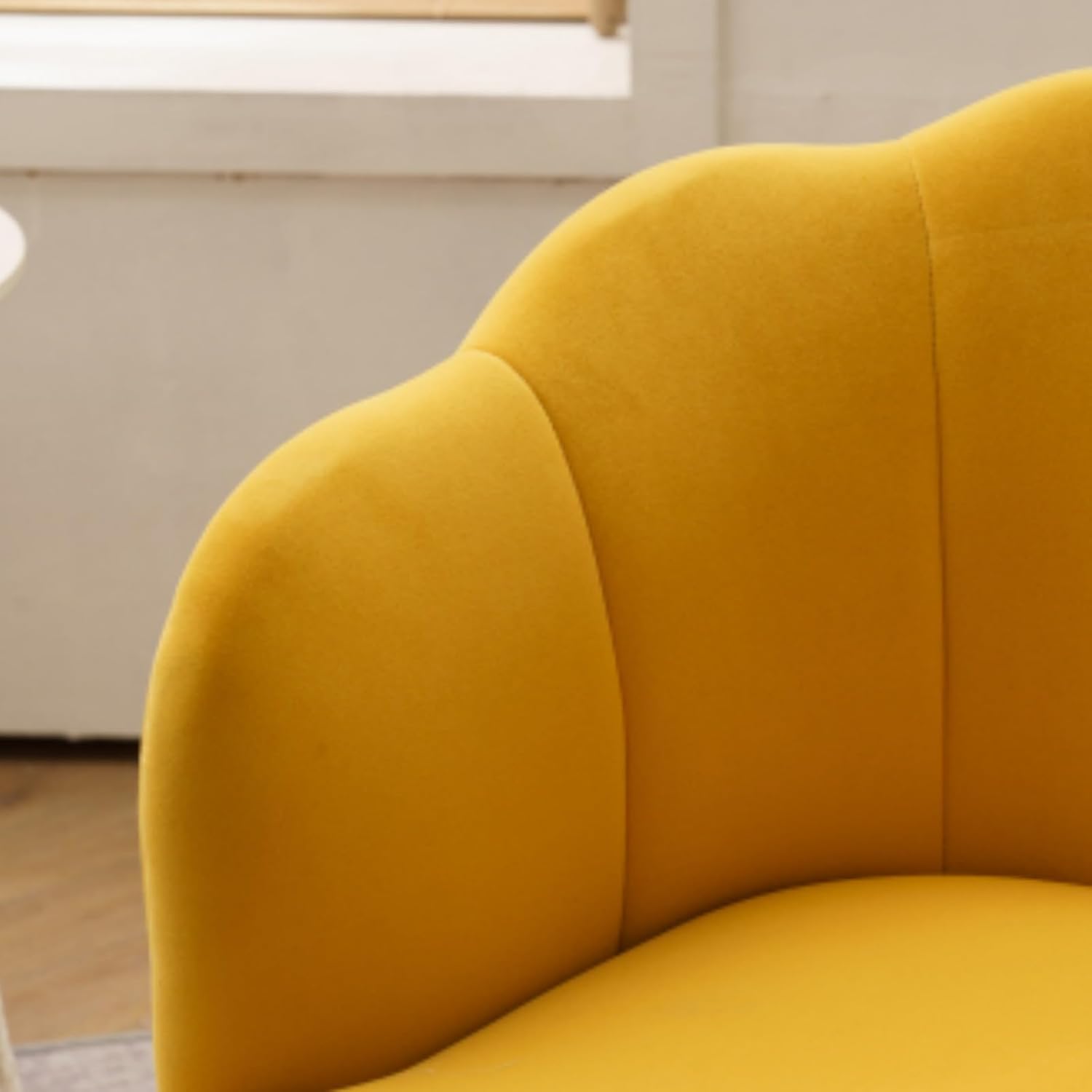 Velvet Accent Chair Modern Armchair with Metal Legs Cozy and Soft Upholstered Living Room Chair Accent Chair for Living Room Bedroom (Yellow)